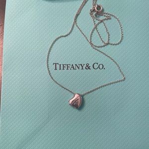 Very pretty Tiffany & Co necklace